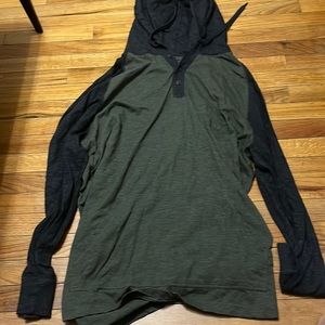 Men’s sweatshirt/ hoodie